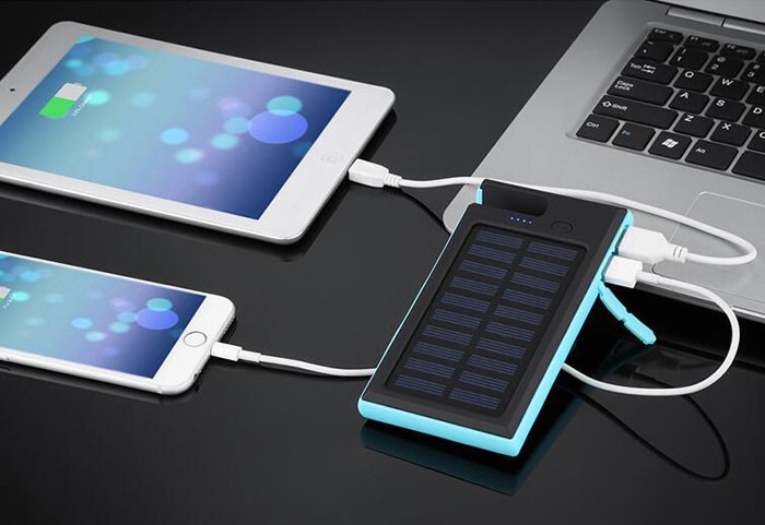 Vodootporni solarni punjač za sve telefone NOVO 20000 mAh - Slika 9
